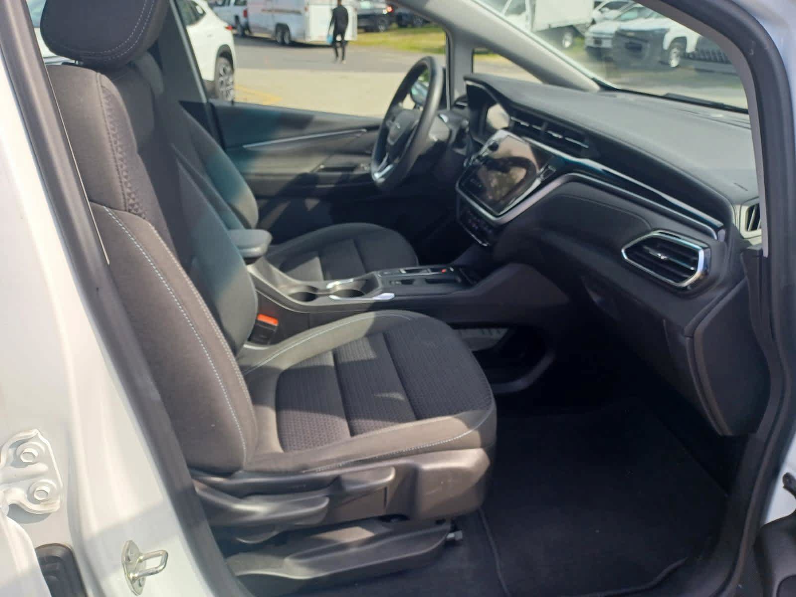 Used 2023 Chevrolet Bolt LT FWD image 17
