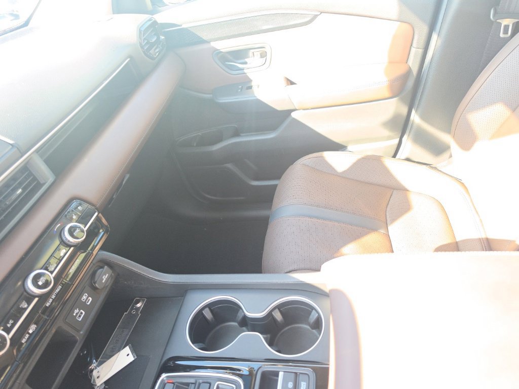 Certified 2025 Honda Pilot Elite image 24