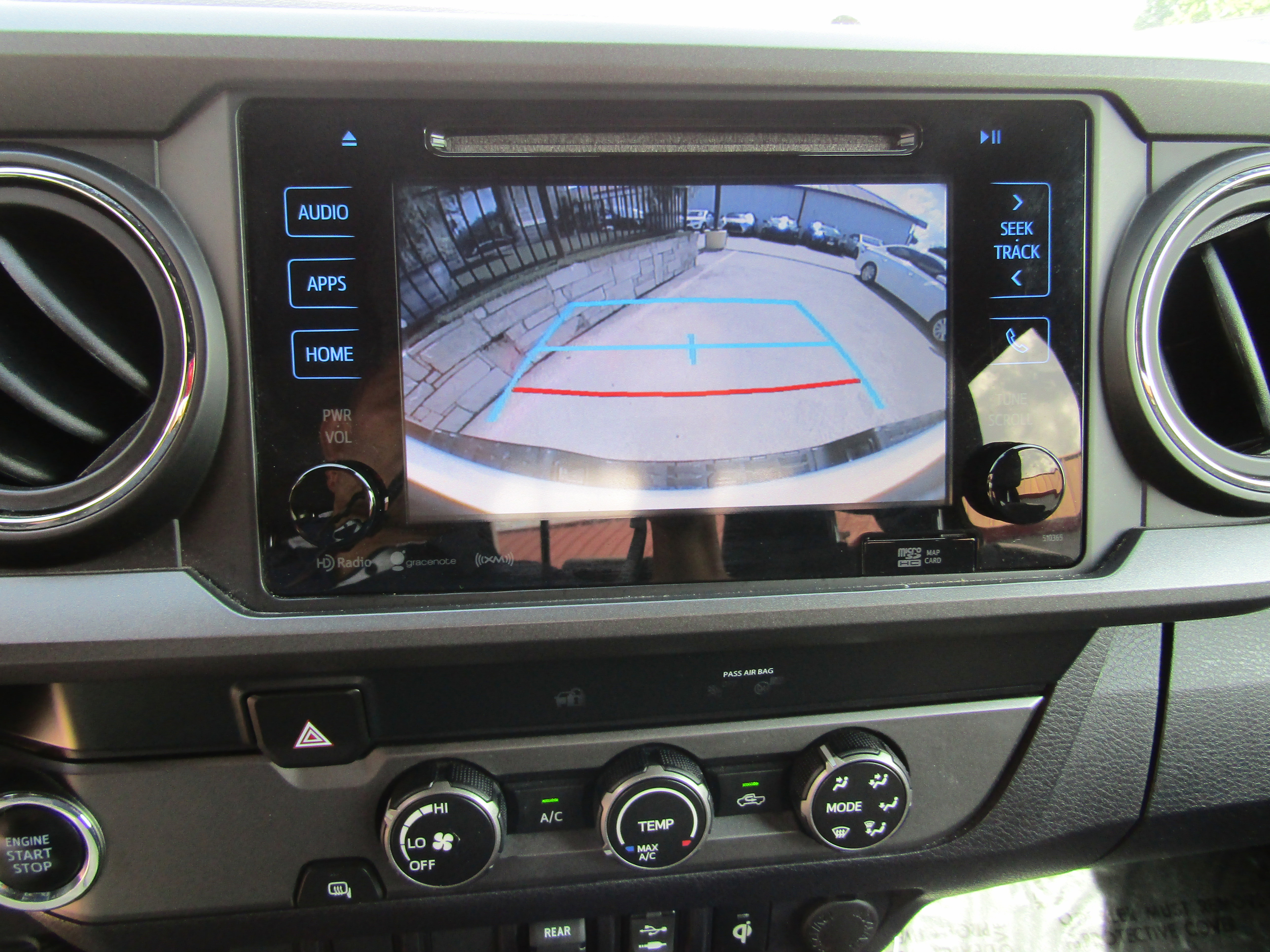 Used 2019 Toyota Tacoma TRD Off-Road image 17