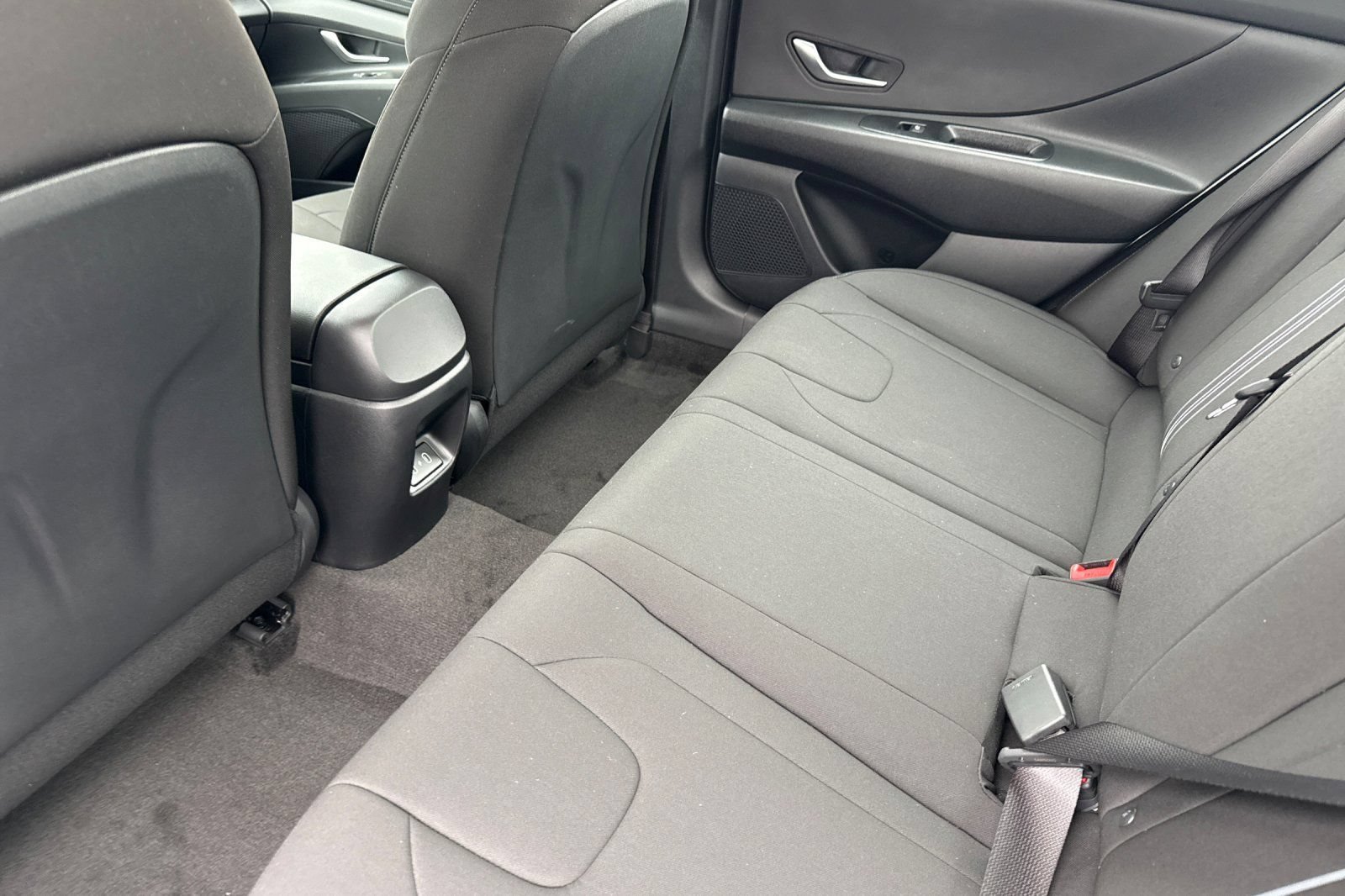 New 2026 Hyundai Elantra Hybrid FWD image 11