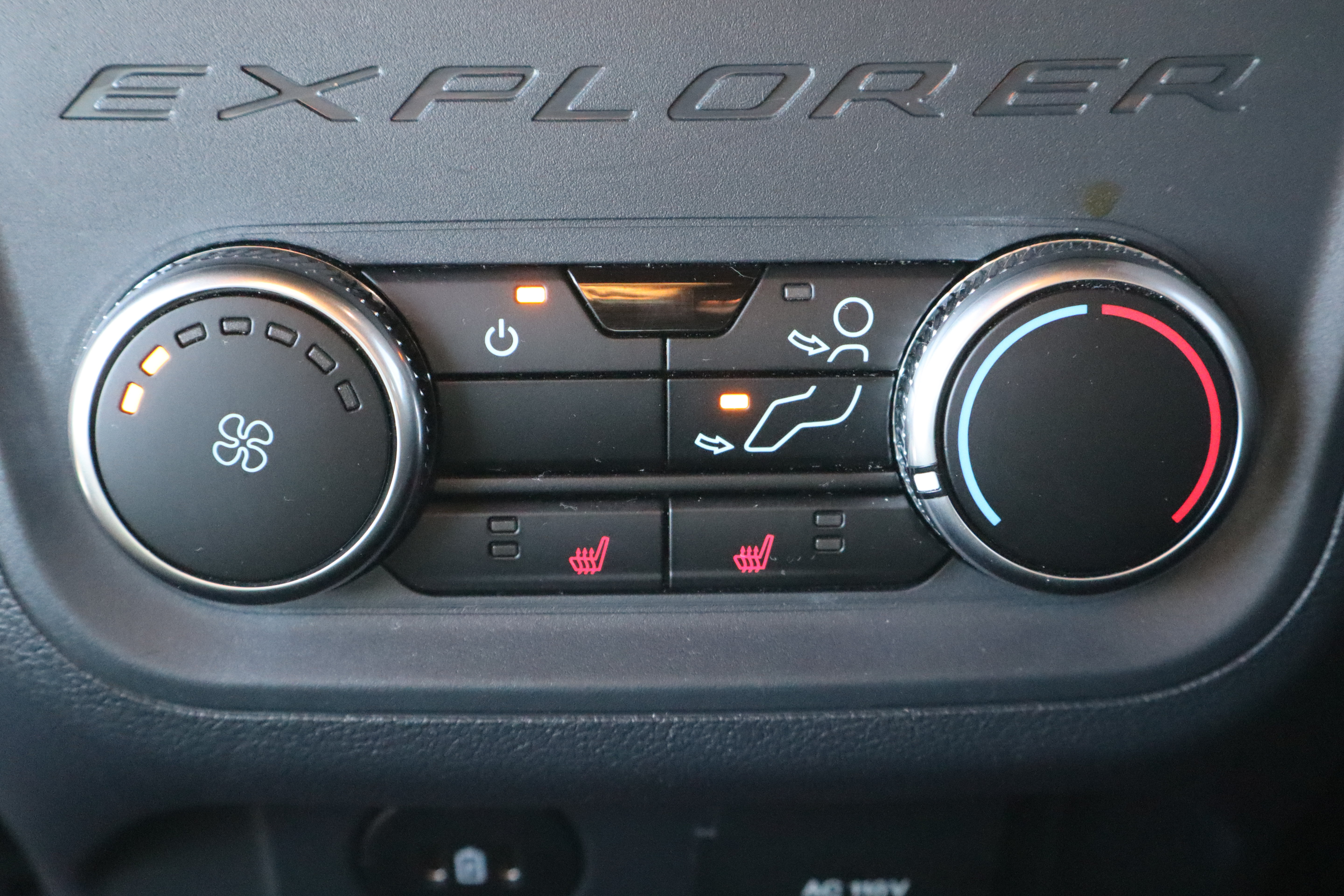 Used 2026 Ford Explorer Platinum AWD/4WD image 25