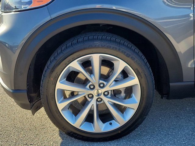 Certified 2023 Ford Explorer Platinum w/ Technology Package AWD/4WD image 8