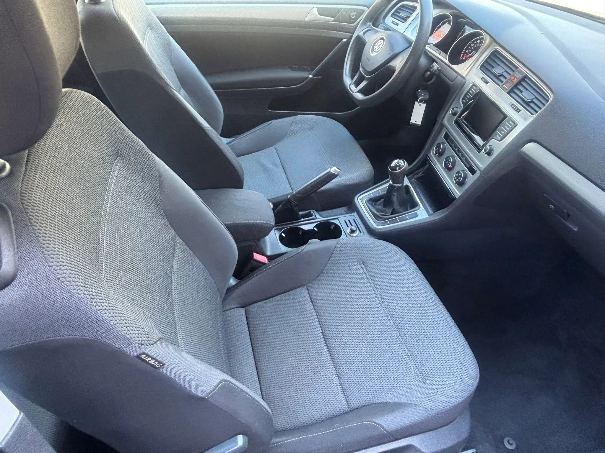 Used 2015 Volkswagen Golf Launch Edition FWD image 20