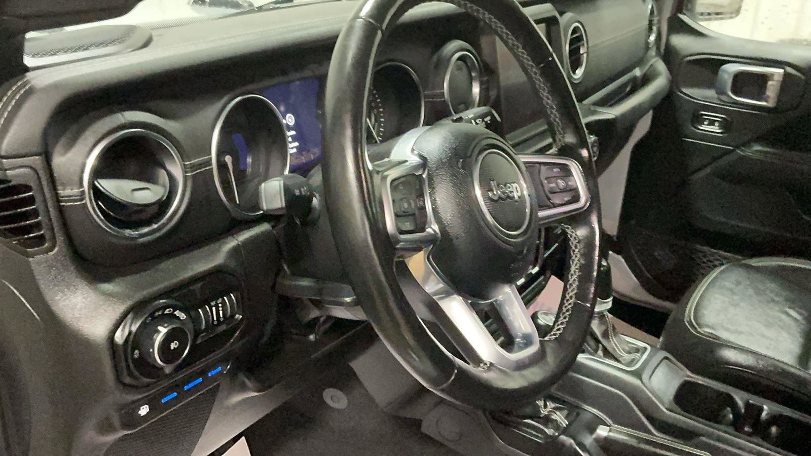 Used 2022 Jeep Wrangler Unlimited Sahara w/ Cold Weather Group image 15