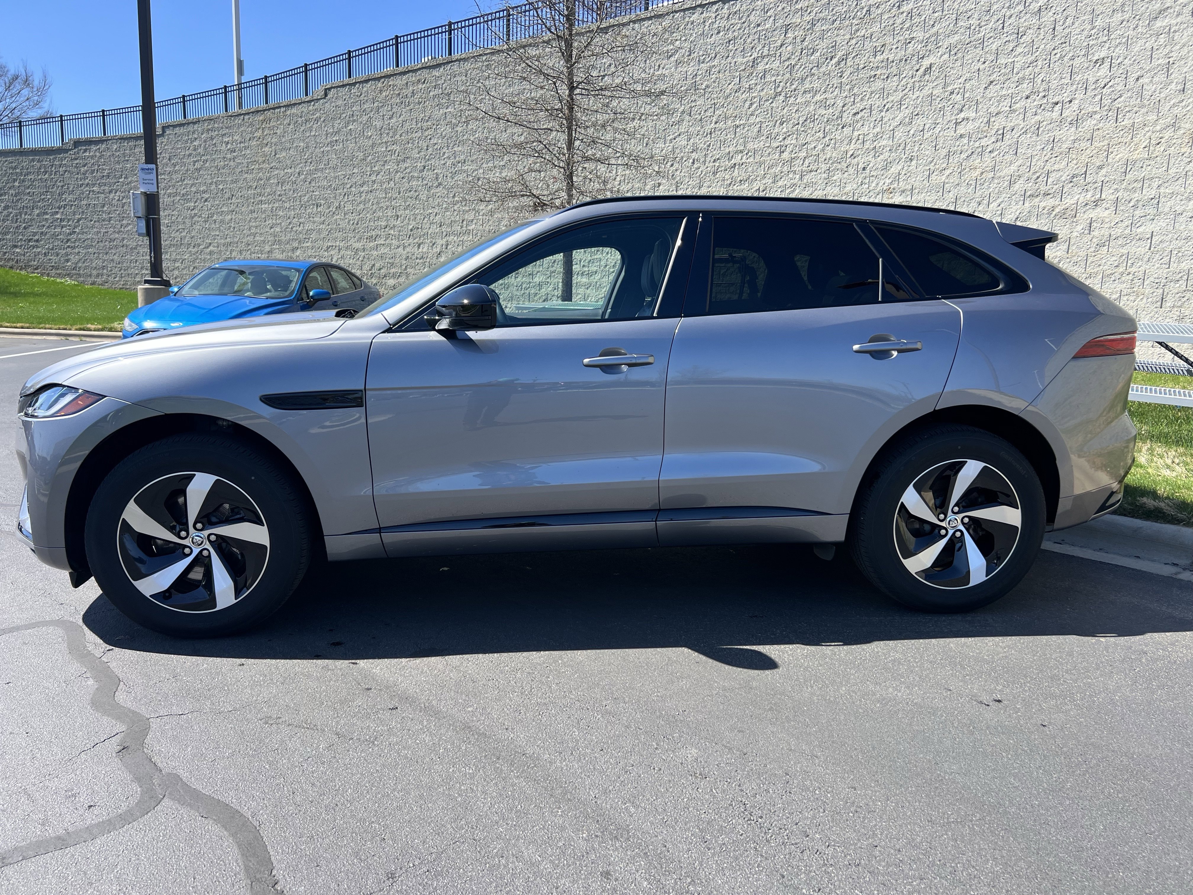 Certified 2025 Jaguar F-PACE R-Dynamic S image 4