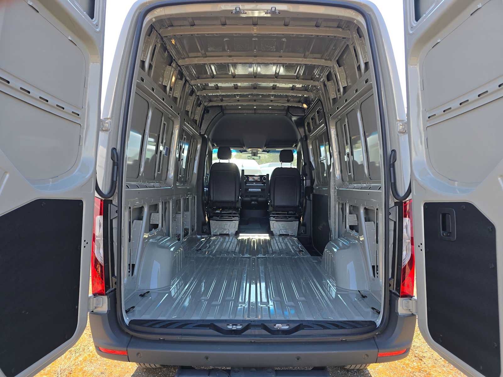 Used 2026 Mercedes-Benz Sprinter 2500 image 19
