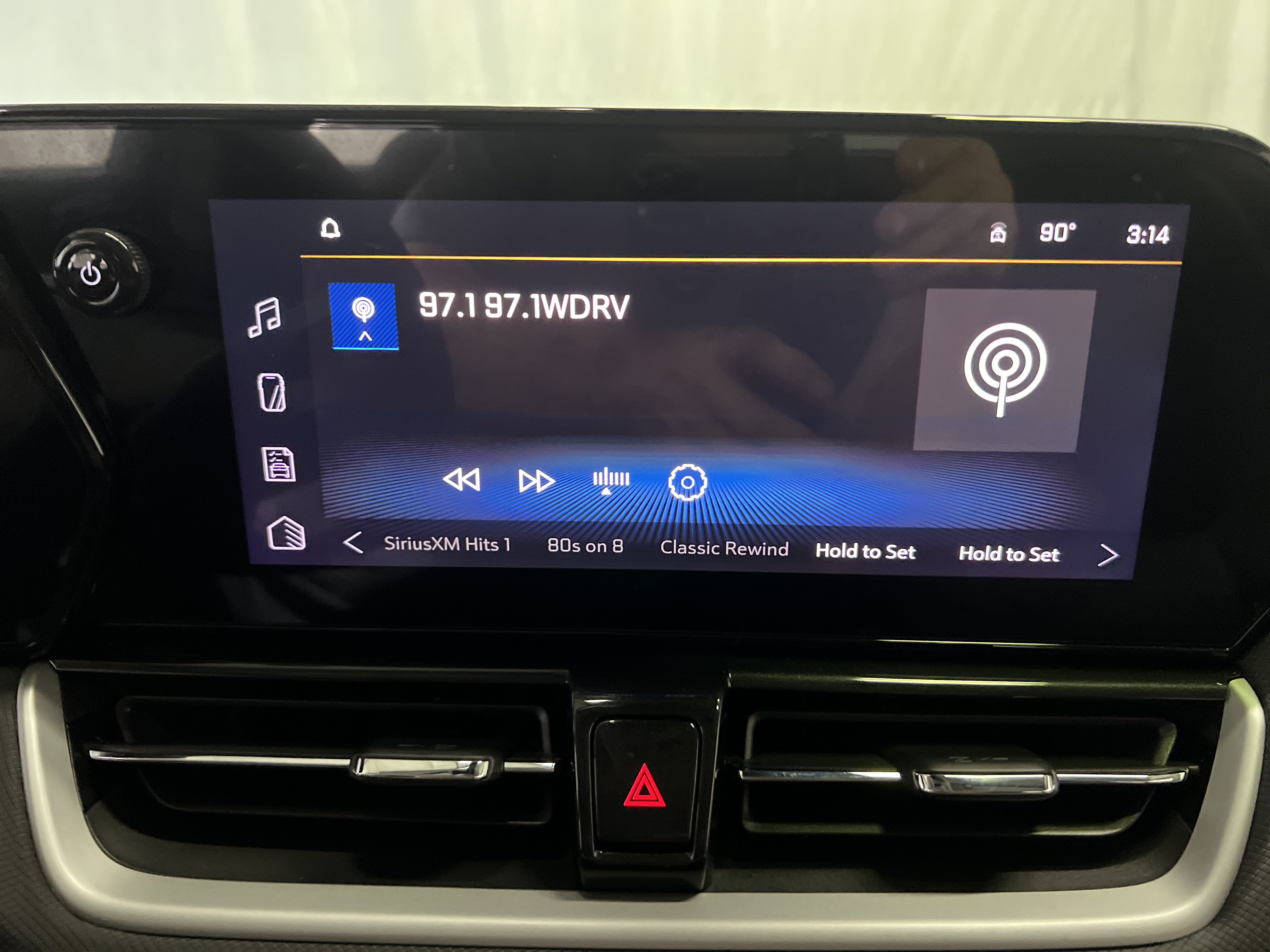 Certified 2025 Chevrolet TrailBlazer LT w/ Convenience Package FWD image 18