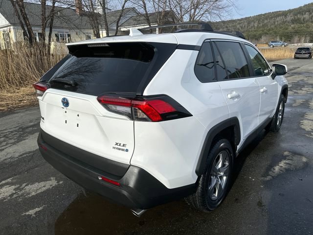 Used 2022 Toyota RAV4 XLE AWD/4WD image 5