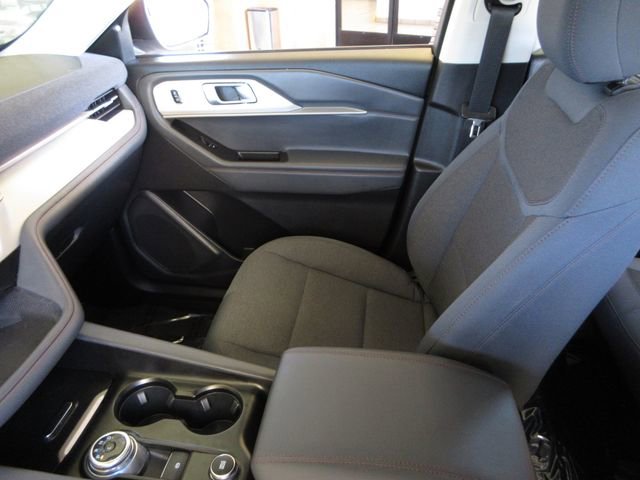 Certified 2025 Ford Explorer Active image 23