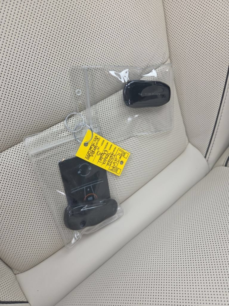 Used 2022 Tesla Model S Plaid AWD/4WD image 9