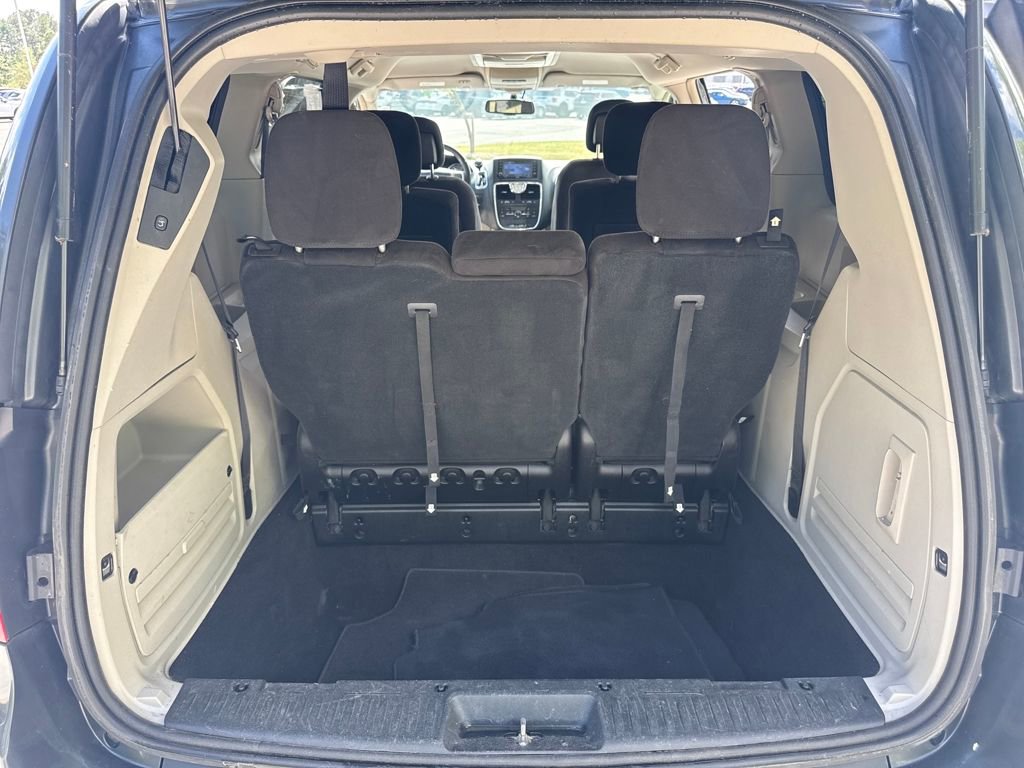 Used 2012 Chrysler Town & Country Touring image 32