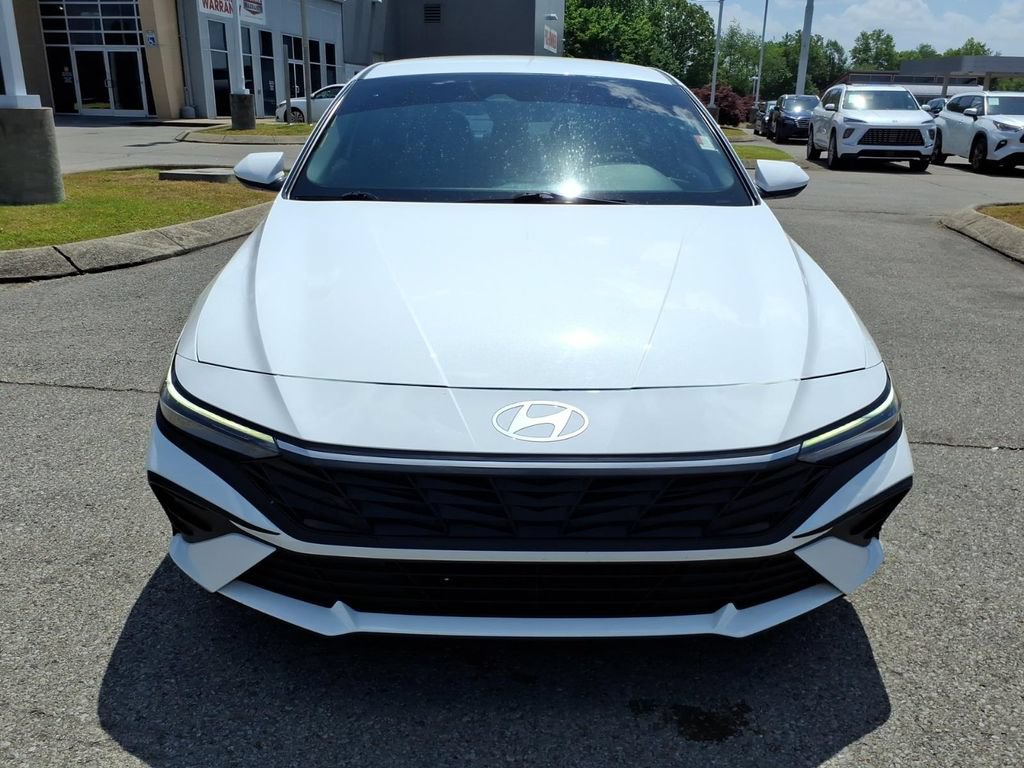 Used 2025 Hyundai Elantra SE FWD image 18