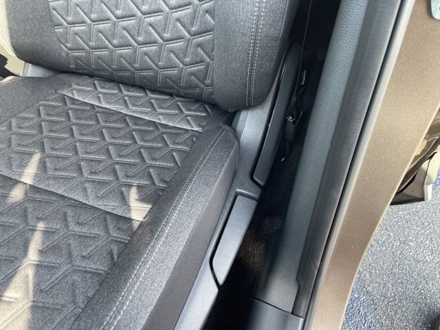 New 2025 Nissan Kicks SV image 14