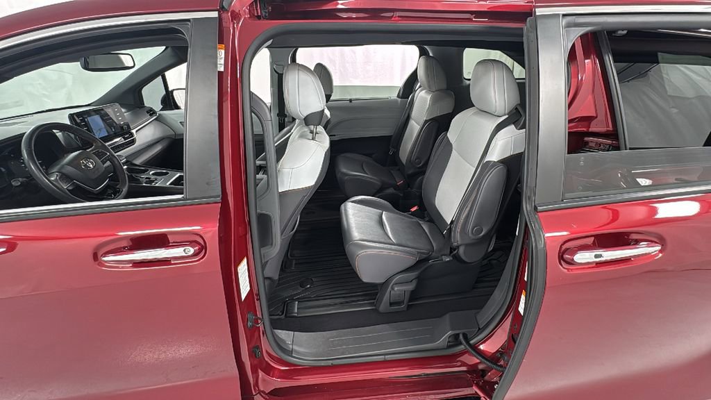 Used 2023 Toyota Sienna XSE image 42