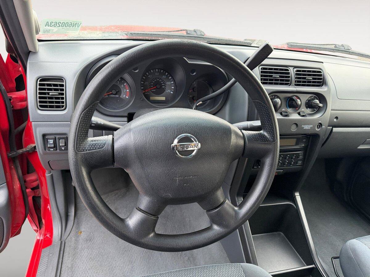 Used 2002 Nissan Frontier XE w/ (UTL) Utility Pkg RWD image 12