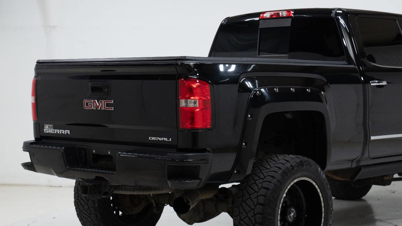 Used 2016 GMC Sierra 2500 Denali w/ Duramax Plus Package AWD/4WD image 14