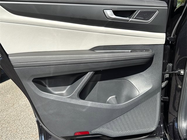 Used 2025 Volkswagen Atlas Cross Sport SEL Premium R-Line image 22