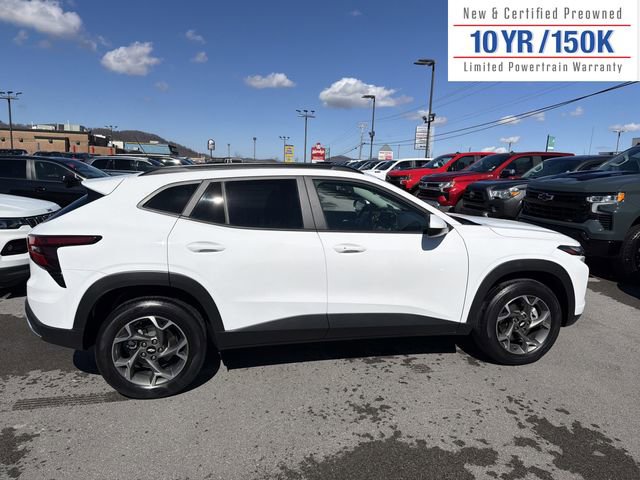 Used 2024 Chevrolet Trax LT w/ LT Convenience Package image 5
