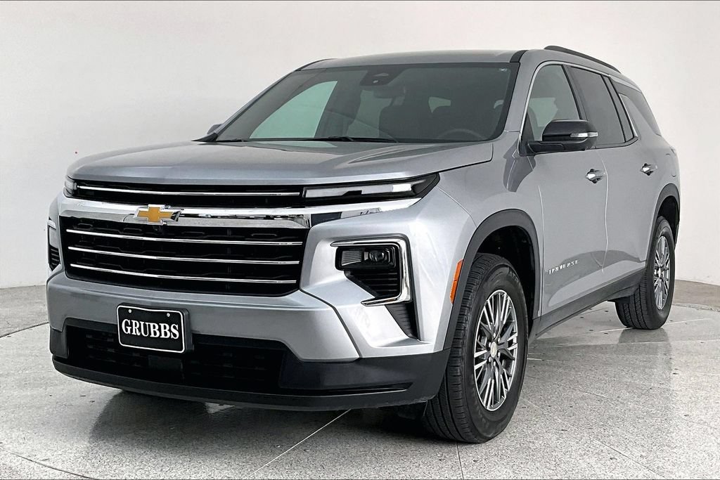 Used 2024 Chevrolet Traverse LT FWD image 5