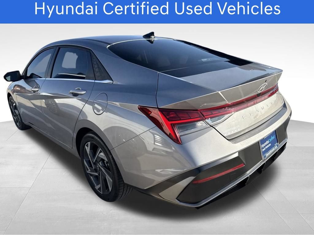 Used 2025 Hyundai Elantra Limited w/ Cargo Package FWD image 4