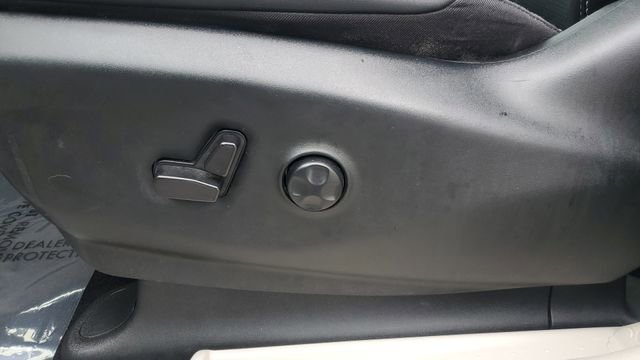 Certified 2024 Chrysler Pacifica Touring-L image 22