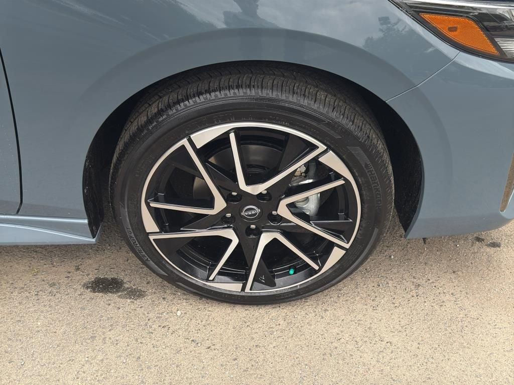 New 2025 Nissan Sentra SR image 9