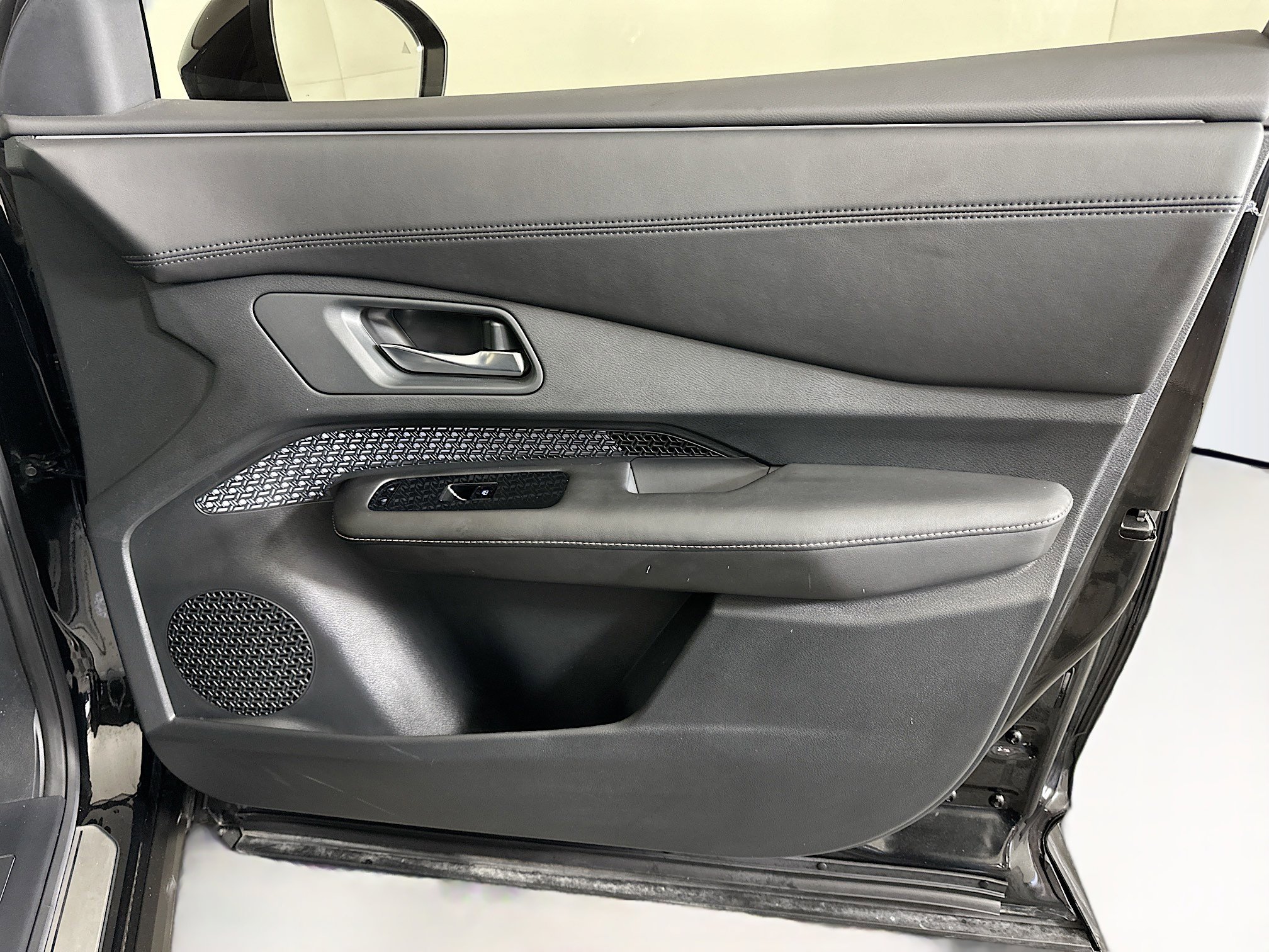 Used 2023 Nissan Ariya ENGAGE image 32