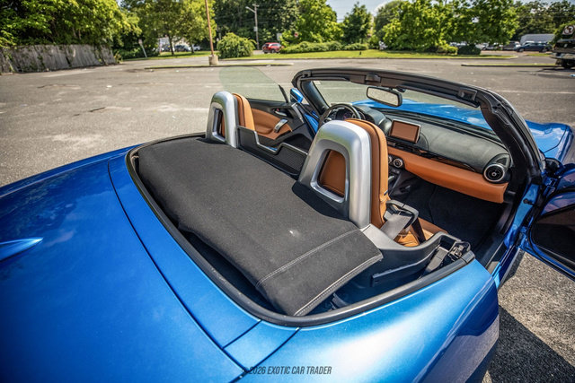 Used 2017 FIAT 124 Spider Lusso RWD image 44
