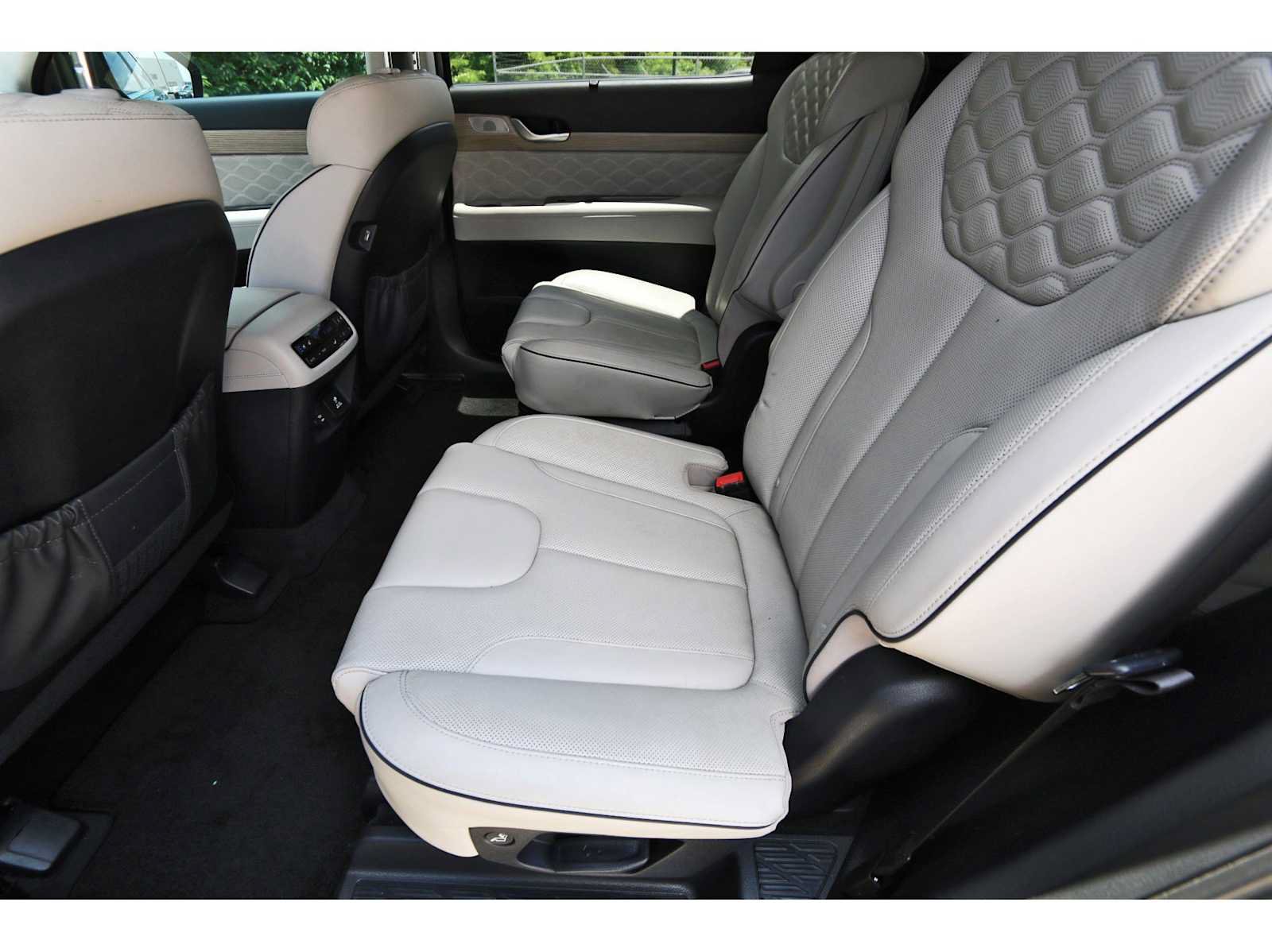 Used 2022 Hyundai Palisade Calligraphy FWD image 13