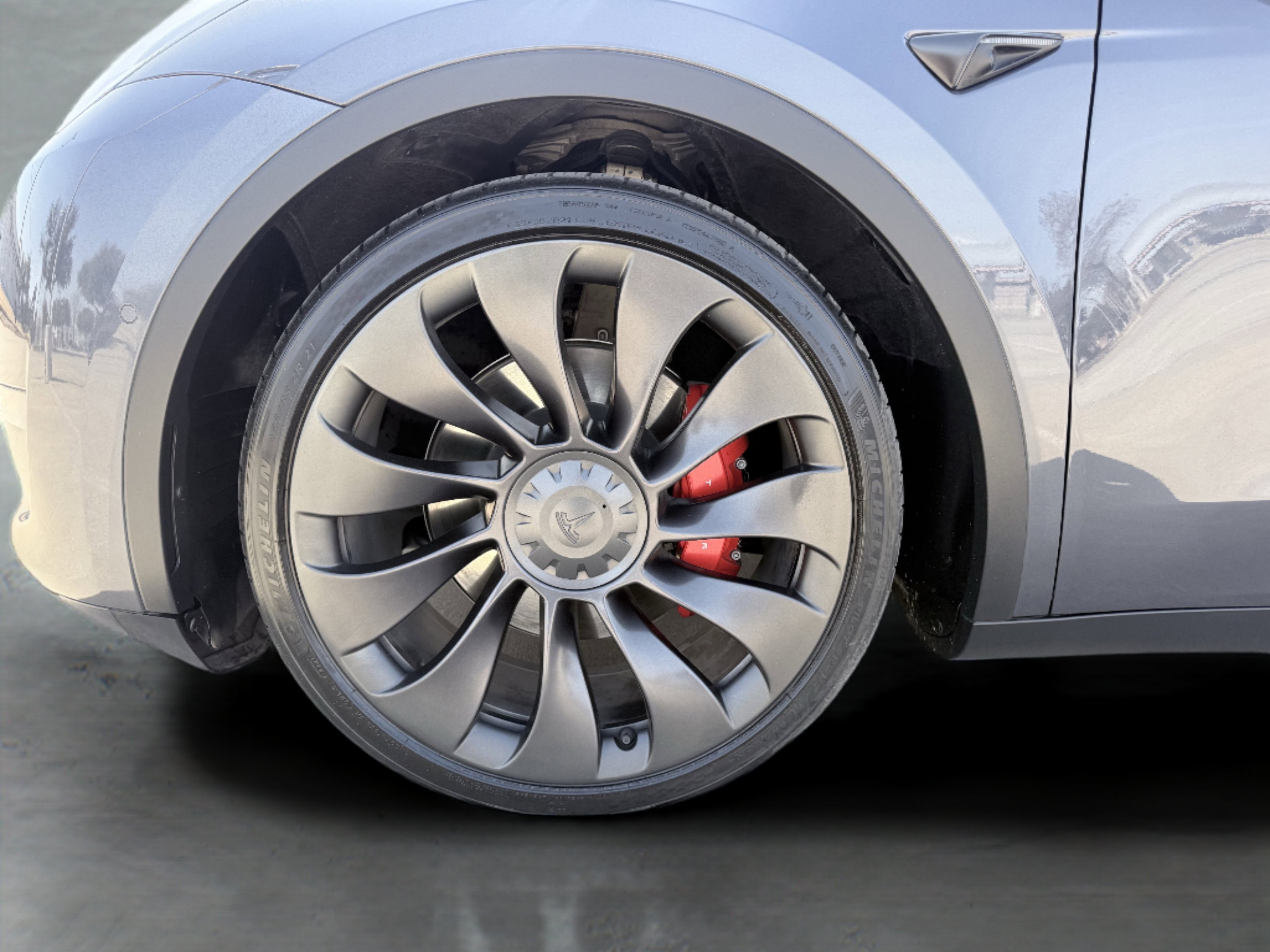 Used 2022 Tesla Model Y Performance image 14