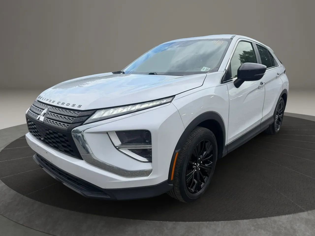 Used 2022 Mitsubishi Eclipse Cross LE FWD image 1