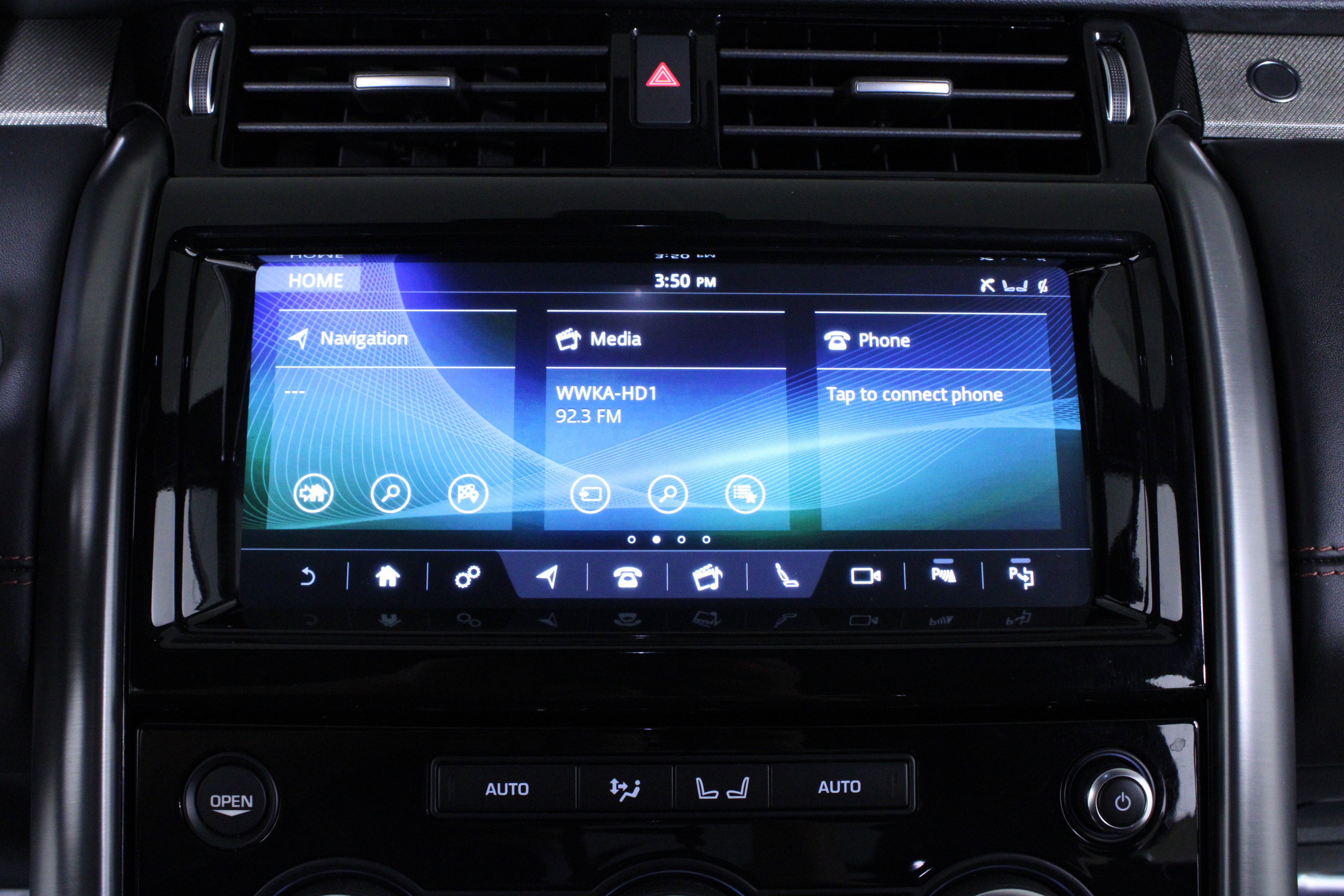 Used 2020 Land Rover Discovery HSE image 29