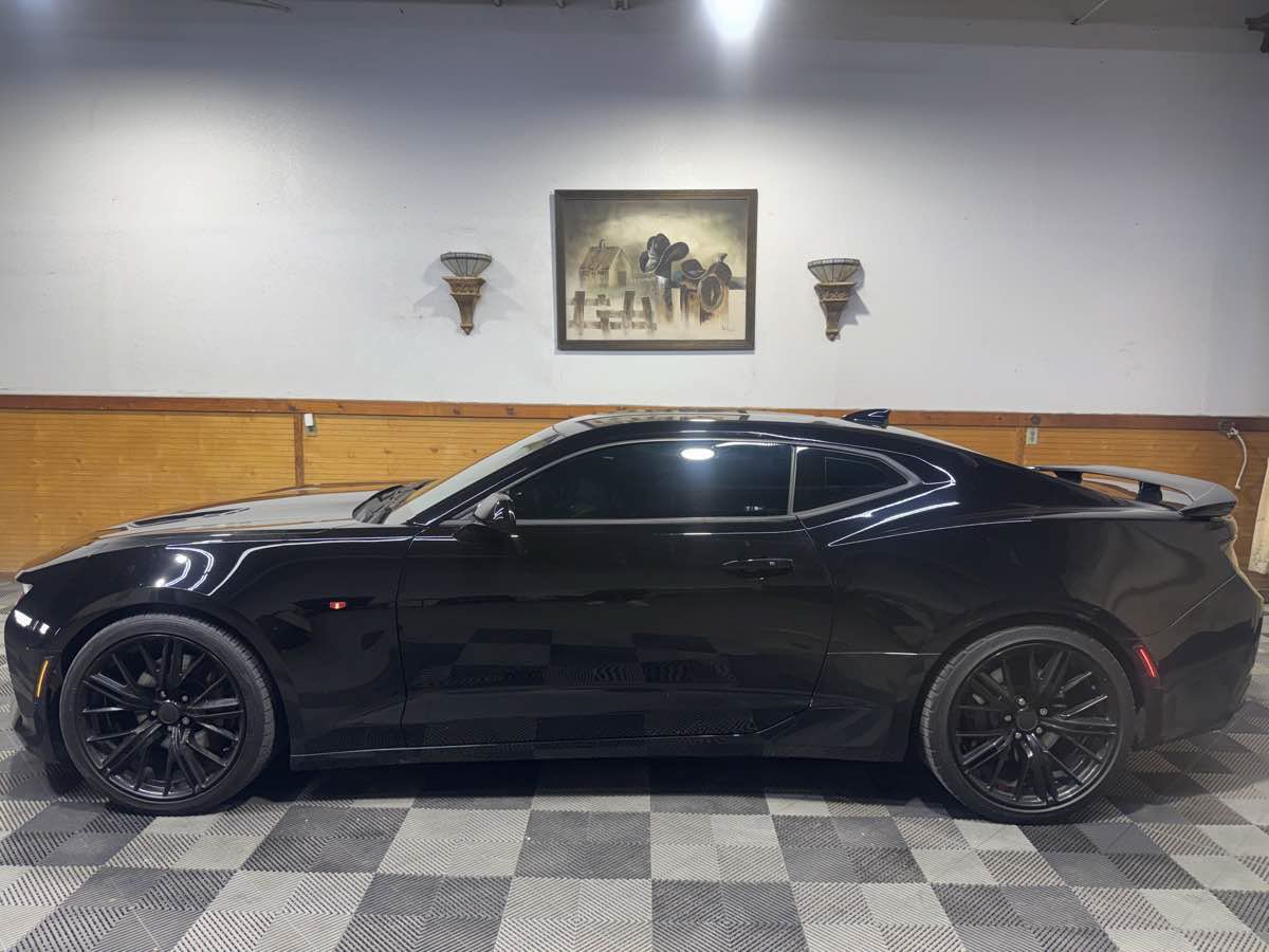 Used 2017 Chevrolet Camaro SS RWD image 2