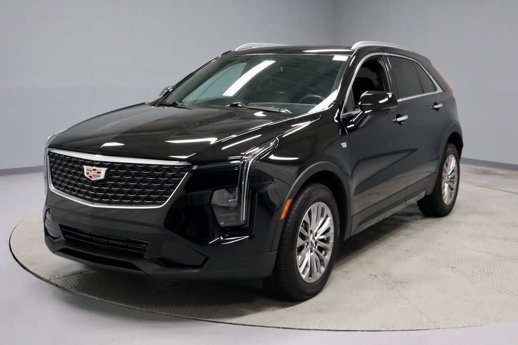 Used 2025 Cadillac XT4 Premium Luxury w/ Cold Weather Package image 7
