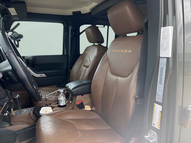 Used 2015 Jeep Wrangler Unlimited Sahara w/ Dual Top Group image 8