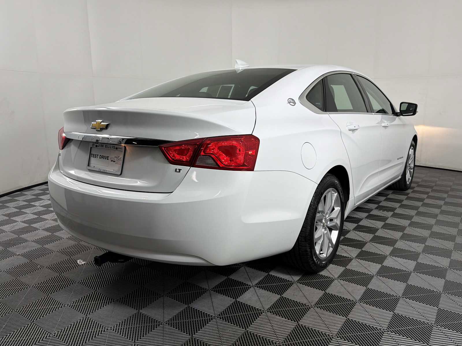 Used 2019 Chevrolet Impala LT FWD image 6
