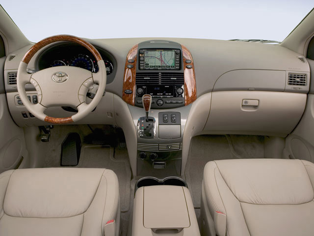 Used 2009 Toyota Sienna LE FWD image 4