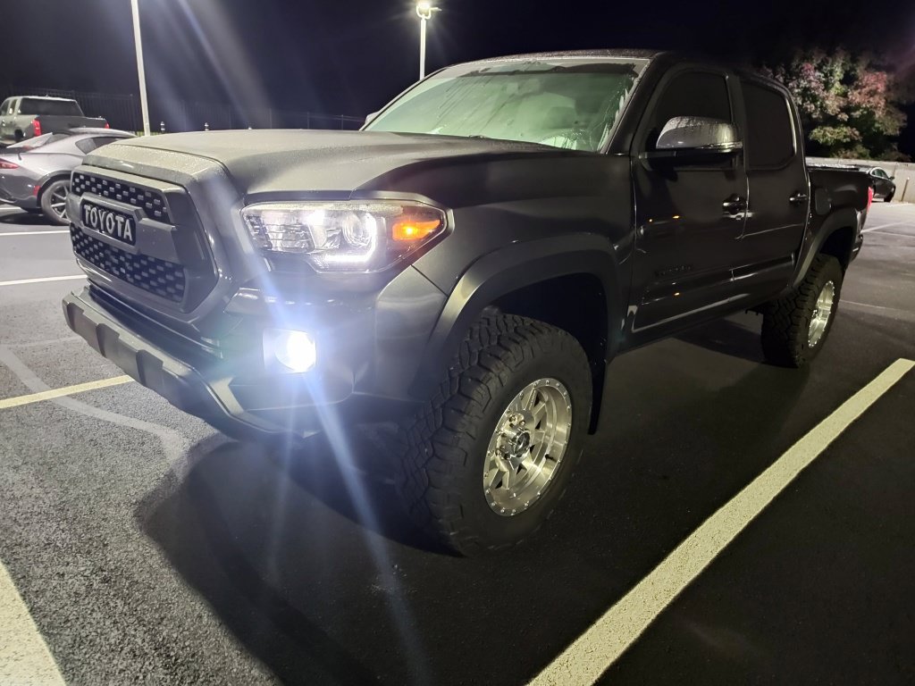 Used 2016 Toyota Tacoma TRD Off-Road w/ Towing Package AWD/4WD image 7