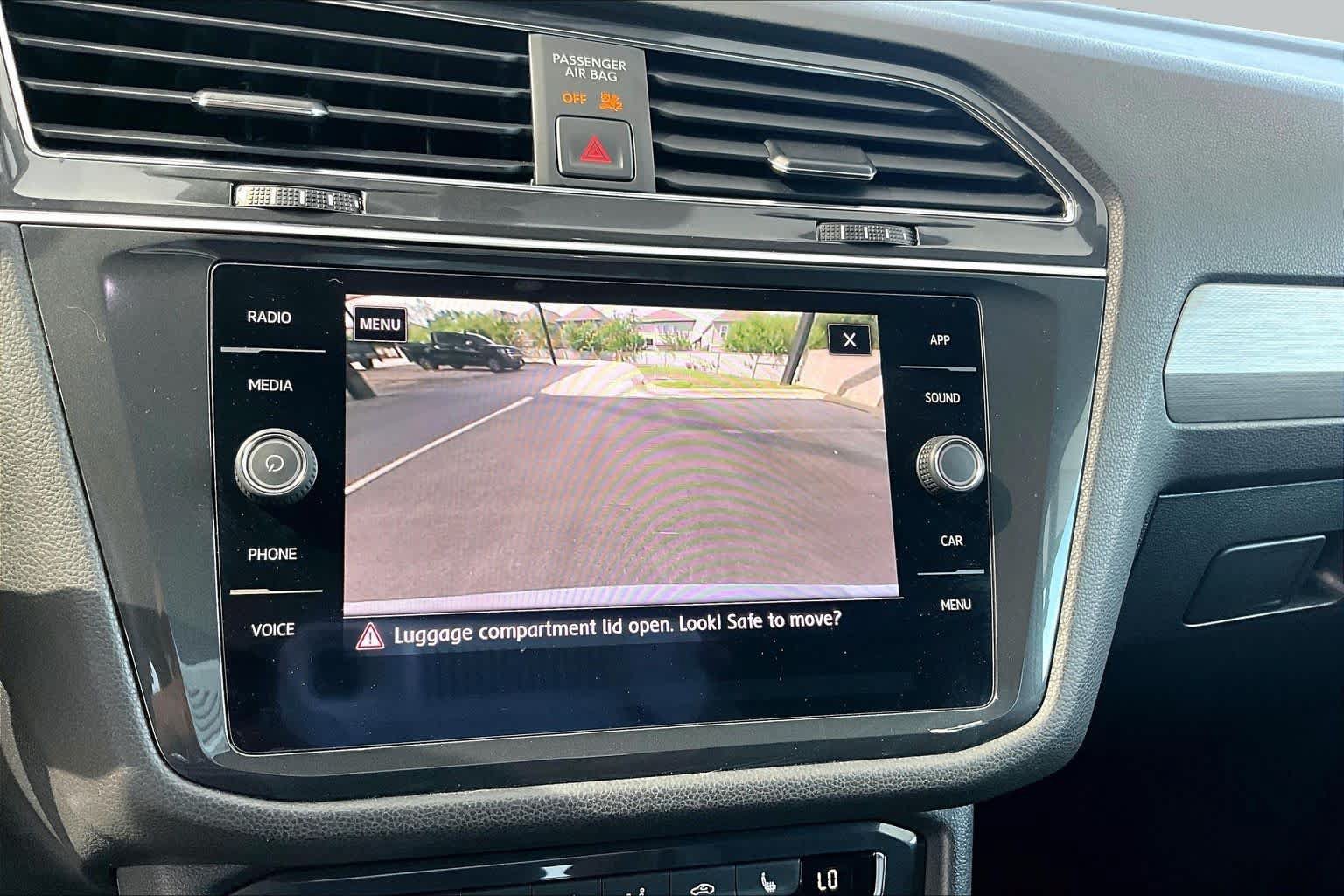 Used 2020 Volkswagen Tiguan SE w/ Panoramic Sunroof Package FWD image 27