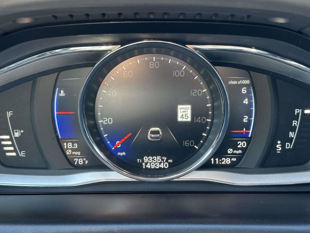 Used 2017 Volvo XC60 T6 R-Design w/ Climate Package image 16