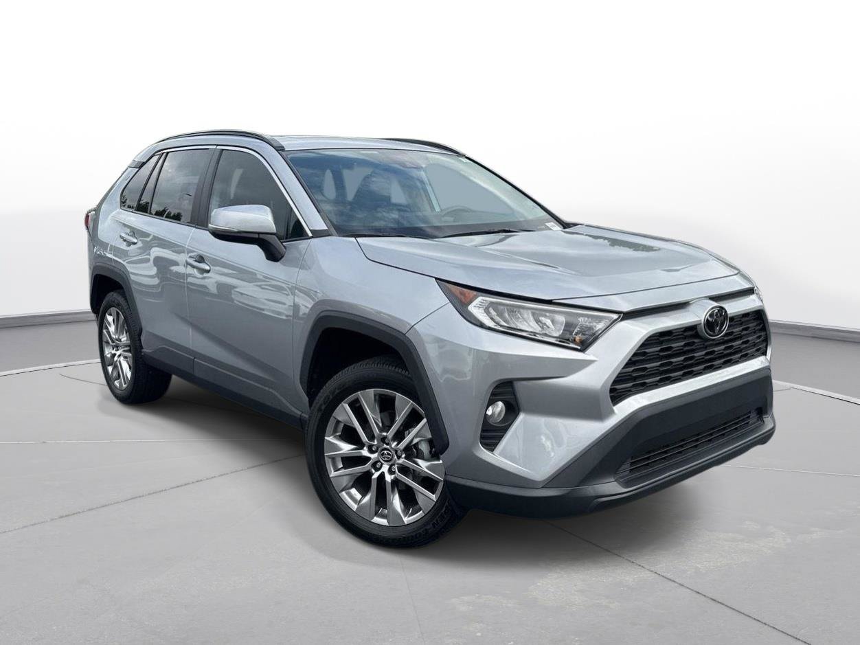 Certified 2020 Toyota RAV4 XLE Premium FWD image 4