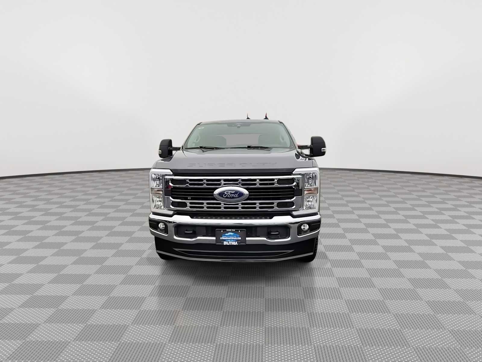 Used 2025 Ford F250 XLT w/ FX4 Off-Road Package image 3