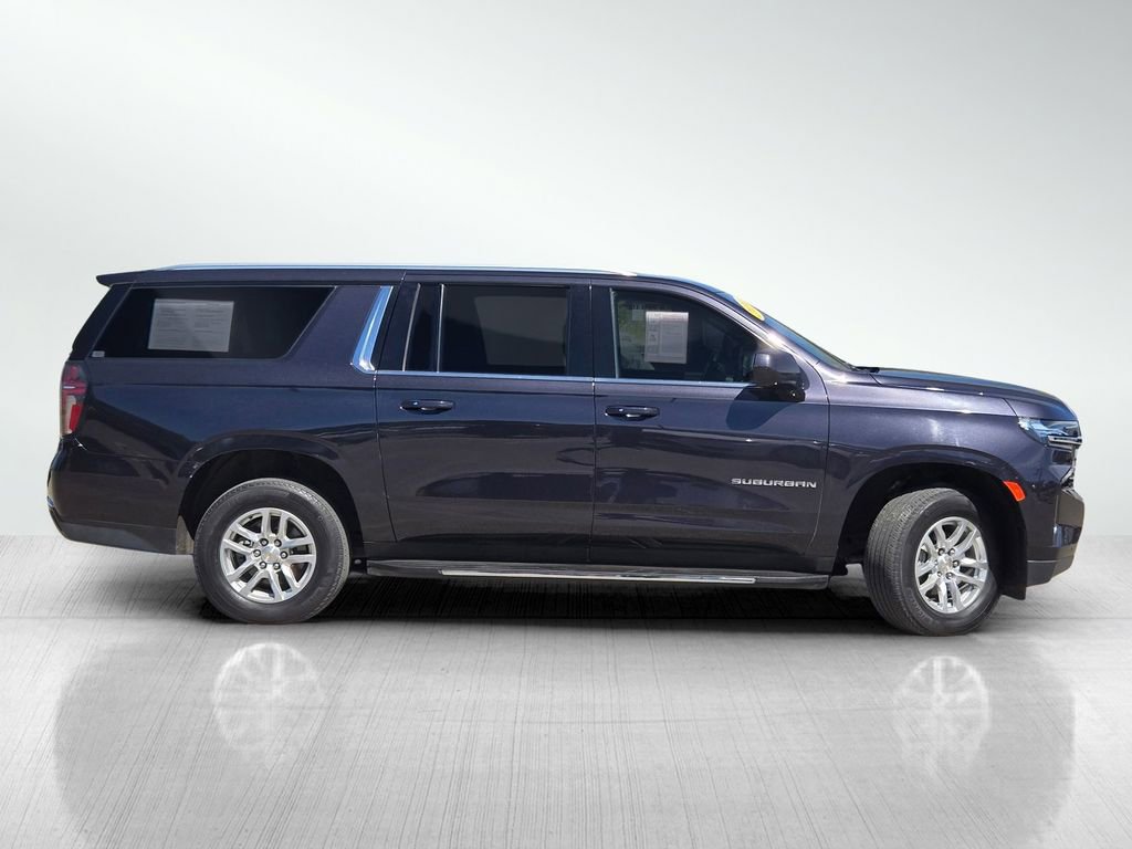 Used 2024 Chevrolet Suburban LT AWD/4WD image 3