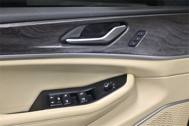 Used 2023 Jeep Grand Cherokee 4WD 4xe image 17