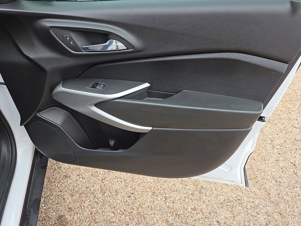 Used 2024 Chevrolet Trax LS image 15