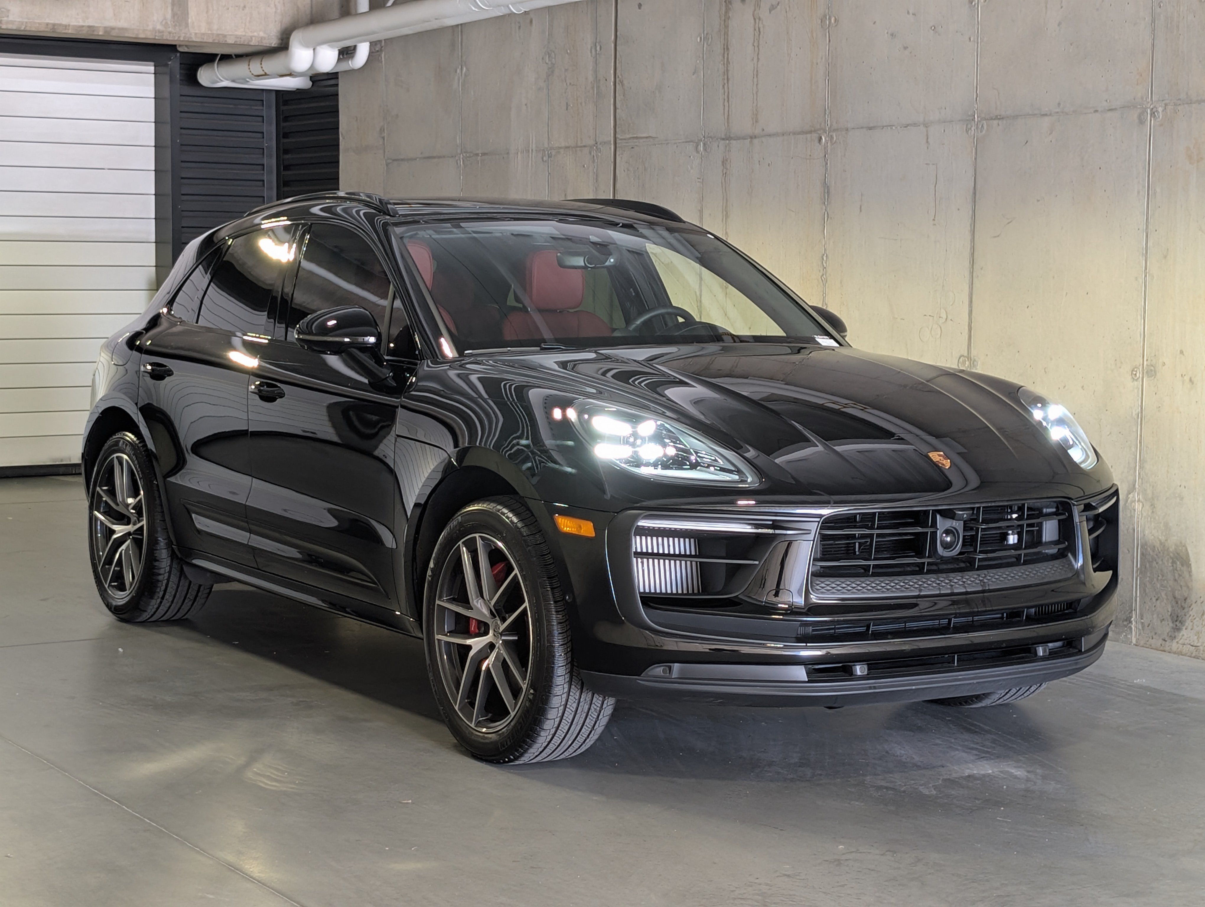 Certified 2025 Porsche Macan S AWD/4WD image 11
