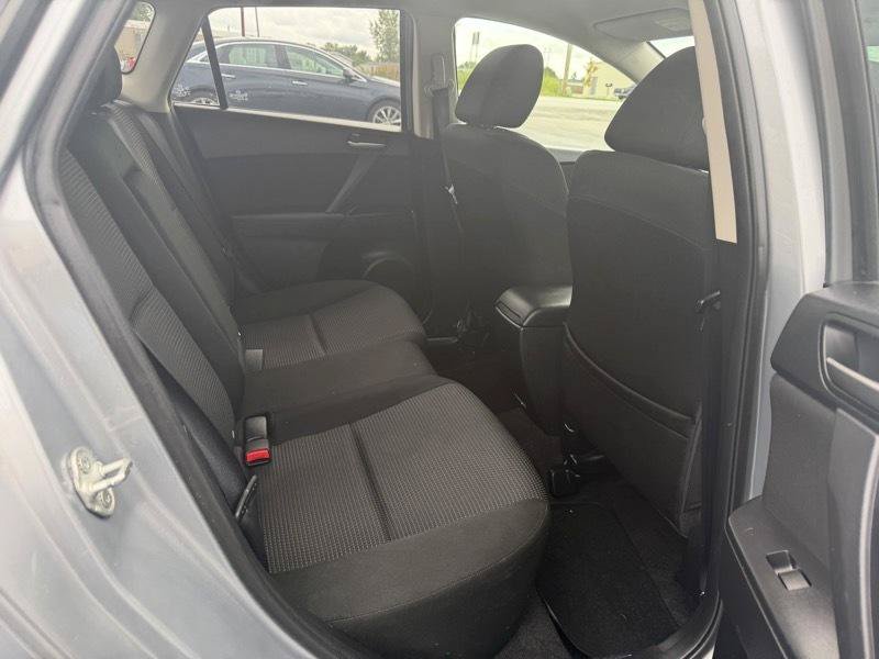 Used 2012 MAZDA MAZDA3 i Touring FWD image 5