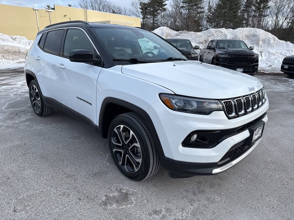 Used 2024 Jeep Compass Limited image 7