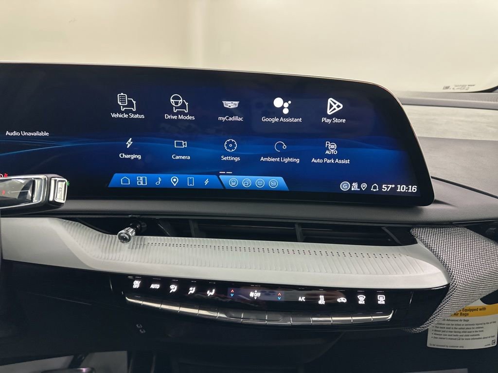 New 2026 Cadillac Optiq Luxury 1 image 38