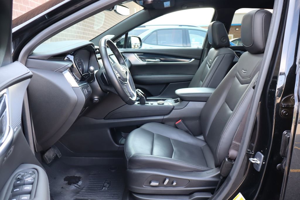 Used 2024 Cadillac XT5 Premium Luxury w/ LPO, Floor Liner Package AWD/4WD image 12